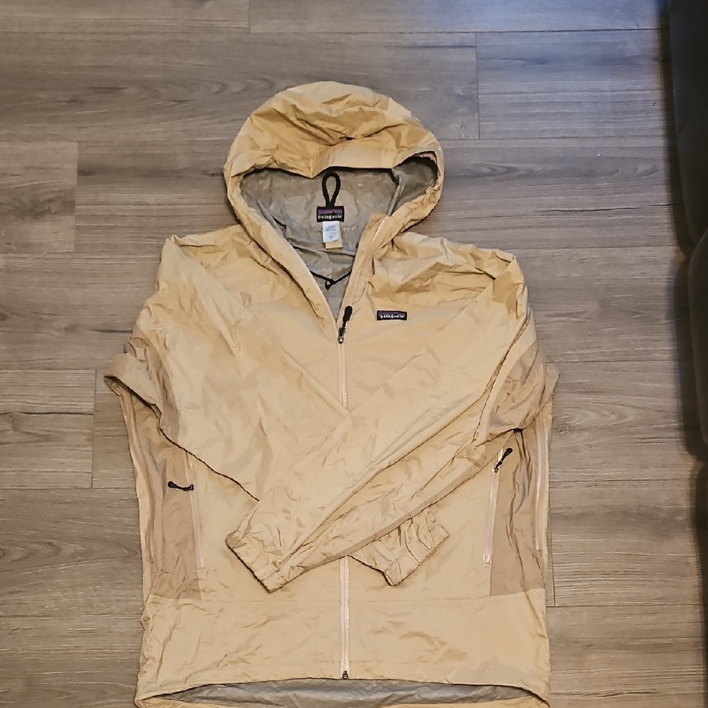 Patagonia Tan Windbreaker Jacket Lightweight Hooded